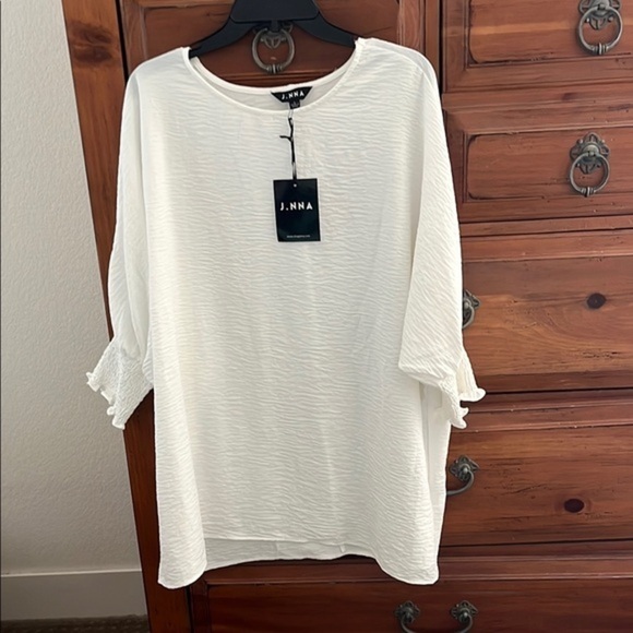 J.nna Tops - White Relaxed 3/4 Sleeve Tunic